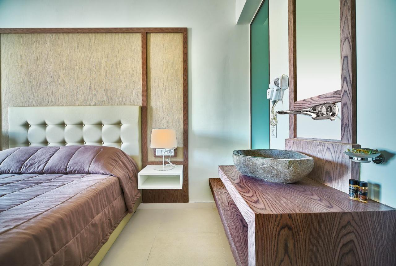 Eva Bay Hotel On The Beach - Adults Only 阿德里安诺斯·坎波斯 外观 照片